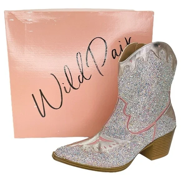 Wild Pair Lourdez Rhinestone Western Style Womens Ankle Boots Size 5.5M - Picture 12 of 14